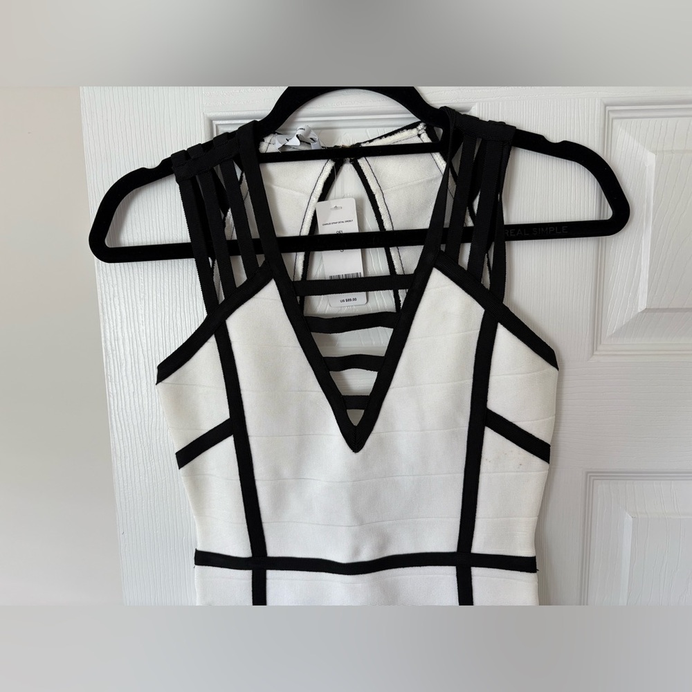 Bebe Black & White Cage Dress - brand new with tags - Picture 3 of 9